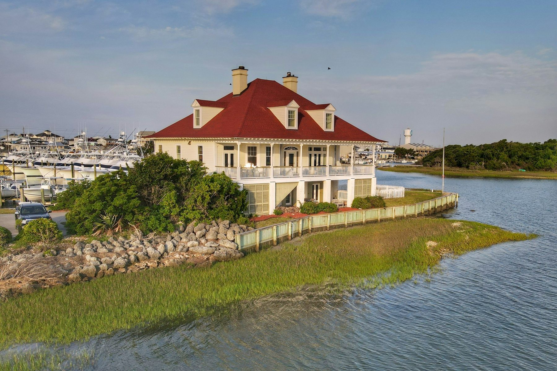A waterfront house on the marsh, Atlantic Beach